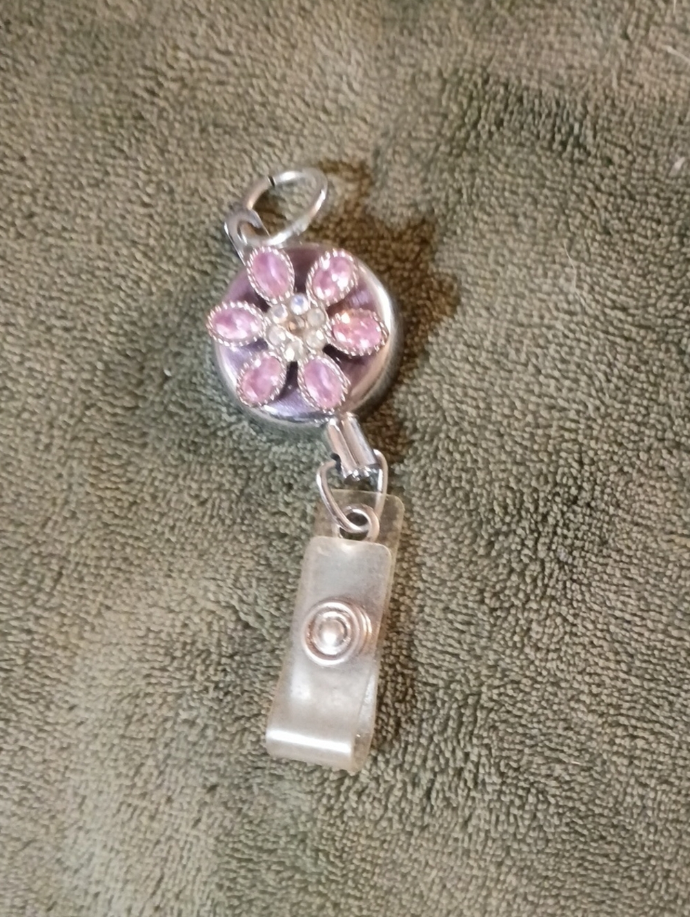 Source Unknown Pink Flower Retractable Badge Reel with Silver Base